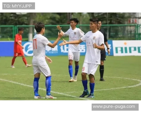 埃斯波西托三兄弟携手收购母队足校:传承梦想的创新之路 埃斯波西托三兄弟携手收购母队足校:传承梦想的创新之路